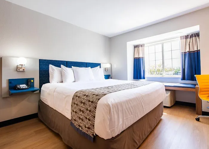 Microtel Inn & Suites By Wyndham London
